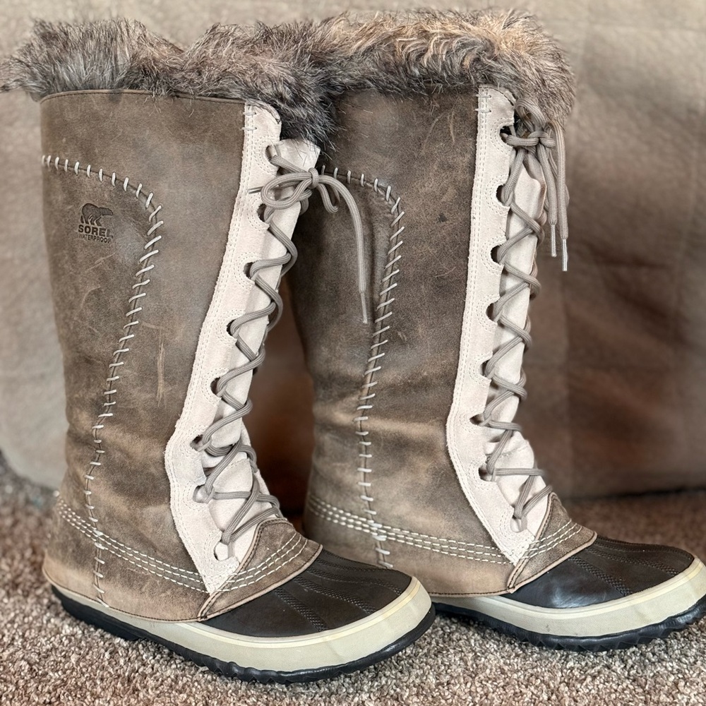 Sorel, Cate the Great, Distressed Leather and Suede Winter Boots EUC